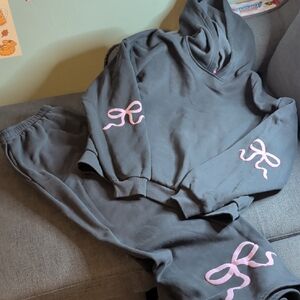 Edikted Gray Sweatpants Set With Pink Bows XL